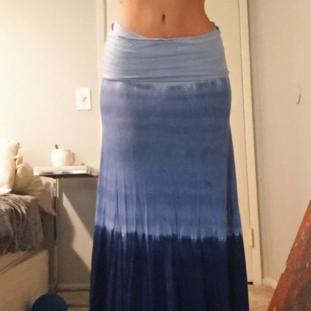 Floor length ombréd blue maxi skirt M/L